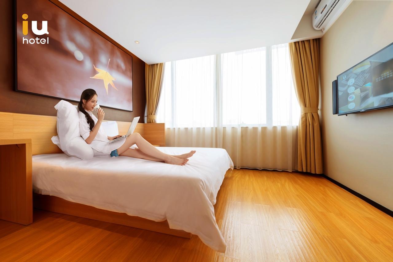 Iu Hotel Urumqi Shinianzi Bus Station Экстерьер фото
