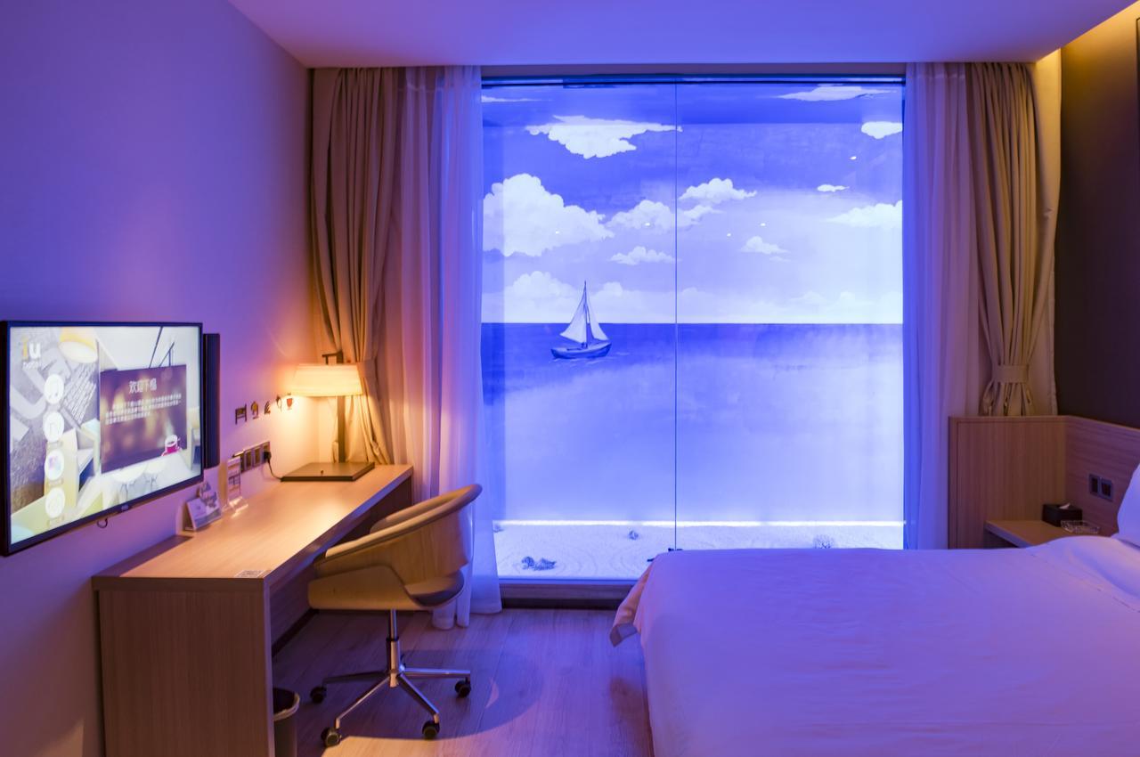Iu Hotel Urumqi Shinianzi Bus Station Экстерьер фото