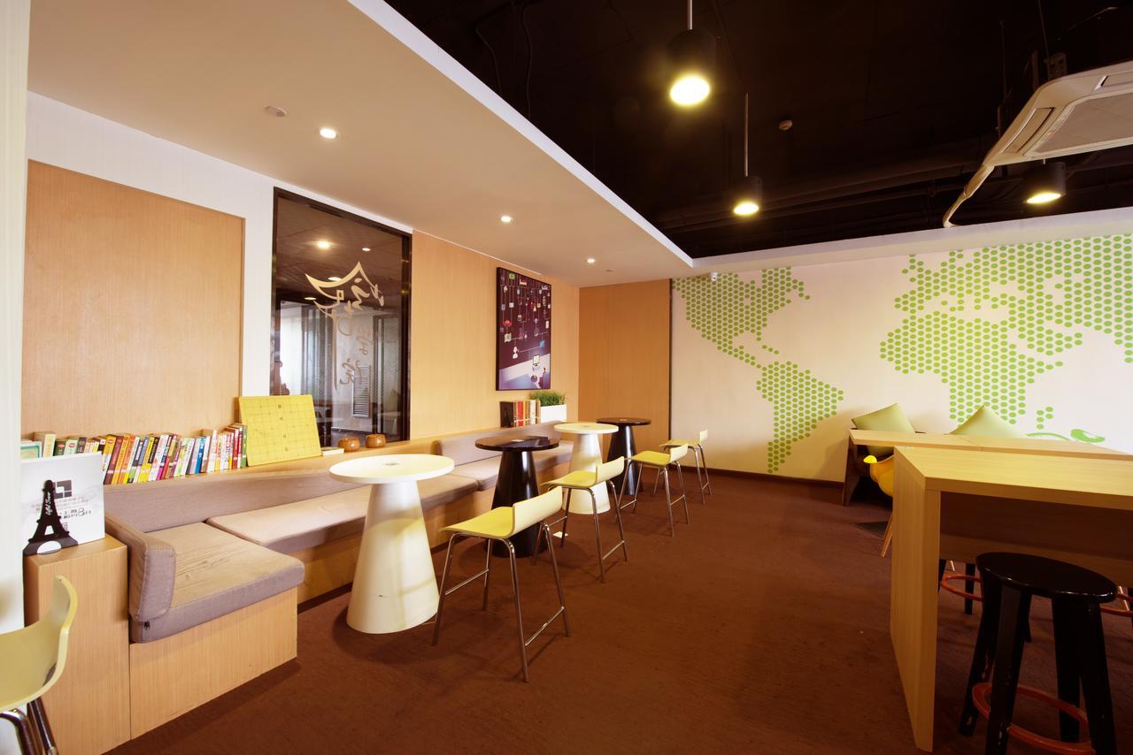 Iu Hotel Urumqi Shinianzi Bus Station Экстерьер фото