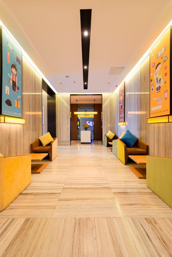 Iu Hotel Urumqi Shinianzi Bus Station Экстерьер фото