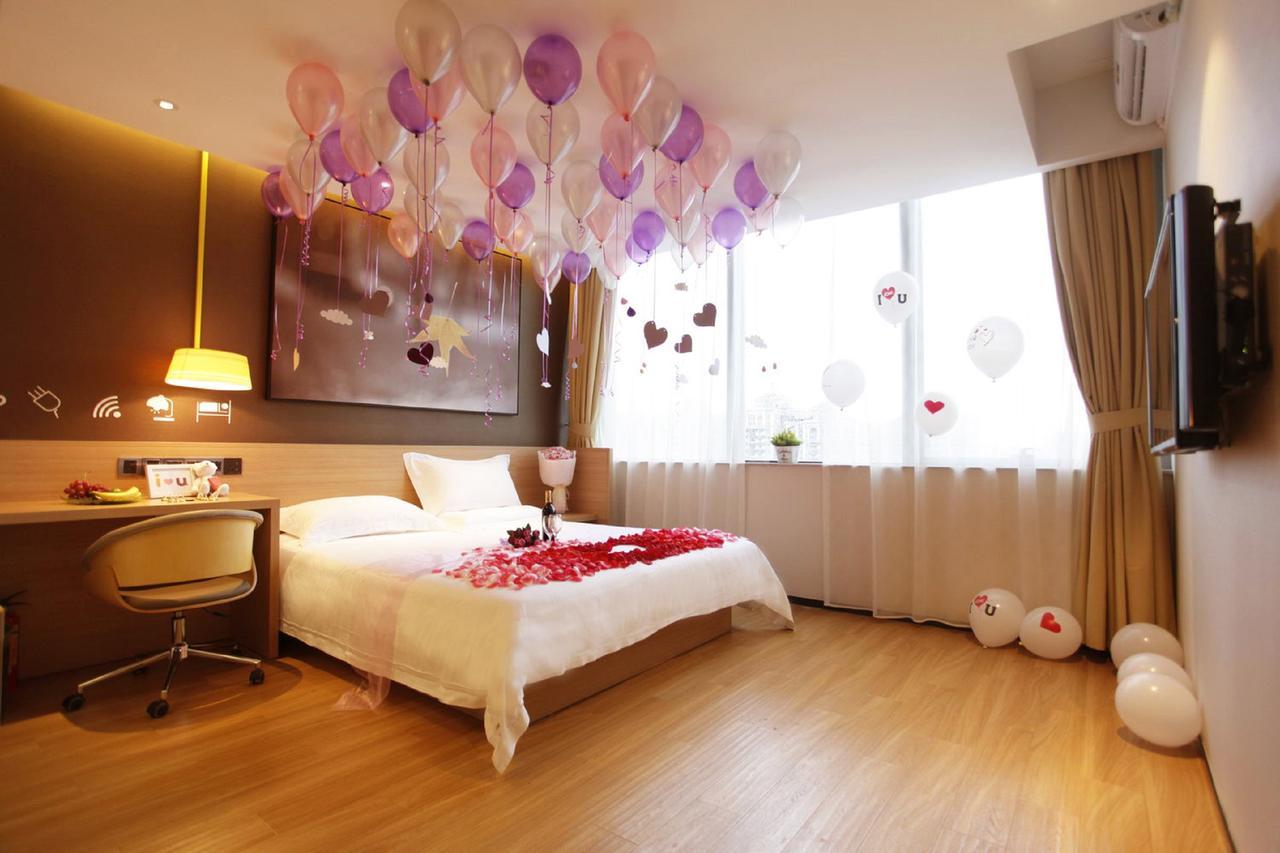 Iu Hotel Urumqi Shinianzi Bus Station Экстерьер фото